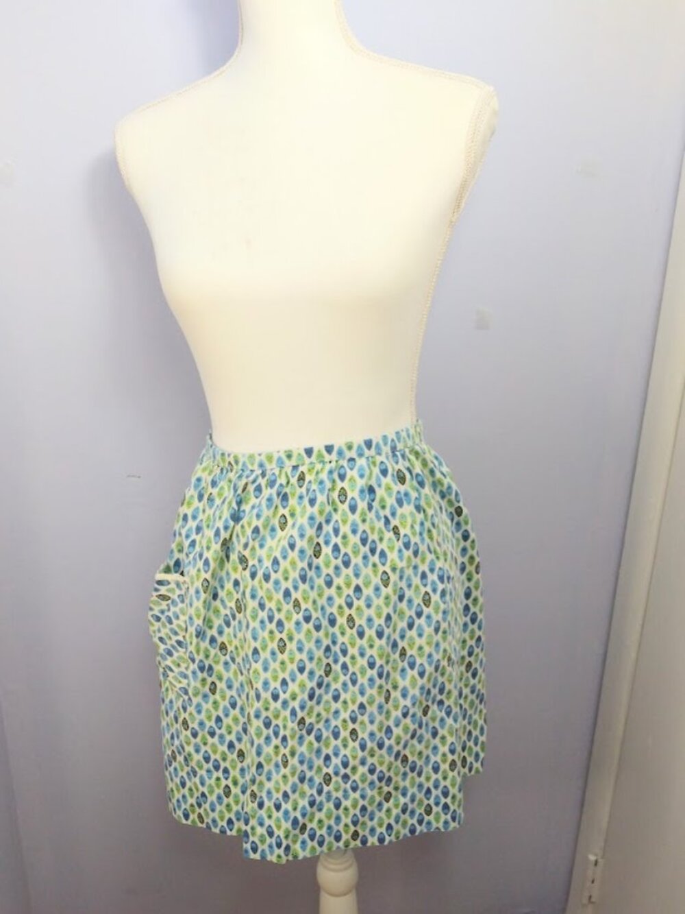 Vintage Waist Apron with One Pocket Tie Around Waist Blue Green Geometric Print